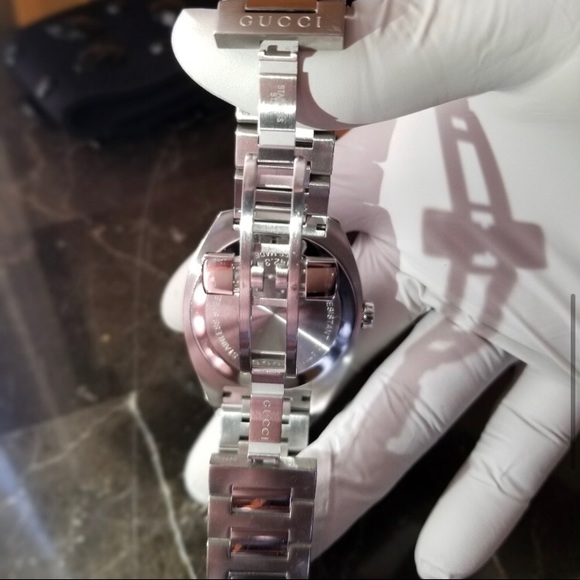 Gucci GG2570 Men’s Watch, 41mm - Picture 5 of 6